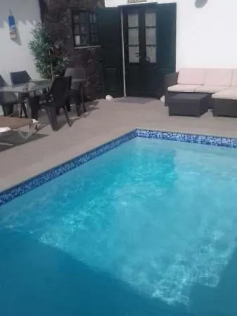 アパート Arrieta Sleeps 2 Pool Wifi アリエタ