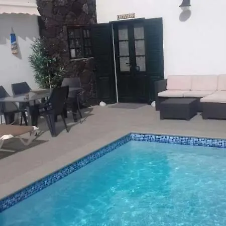 아파트 Arrieta Sleeps 2 Pool Wifi 아리에타
